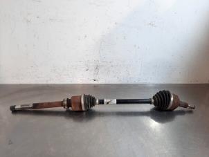Gebruikte Aandrijfas rechts-voor Peugeot 308 (L3/L8/LB/LH/LP) 1.5 BlueHDi 100 Prijs € 193,60 Inclusief btw aangeboden door Autohandel Didier