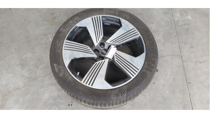 Wheel + tyre Audi E-Tron