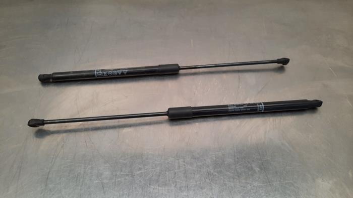 Set of gas struts for boot Audi RS6
