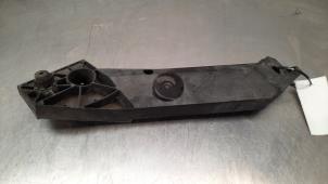 Gebruikte Frontdeel steun Renault Trafic (1FL/2FL/3FL/4FL) 2.0 dCi 16V 145 Prijs € 36,30 Inclusief btw aangeboden door Autohandel Didier