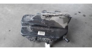 Gebruikte Adblue tank Mercedes Vito (447.6) 1.6 111 CDI 16V Prijs € 199,65 Inclusief btw aangeboden door Autohandel Didier