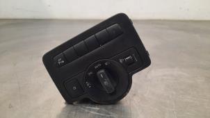 Gebruikte Schakelaar Koplamp Ihv Mercedes Vito (447.6) 1.6 111 CDI 16V Prijs € 36,30 Inclusief btw aangeboden door Autohandel Didier