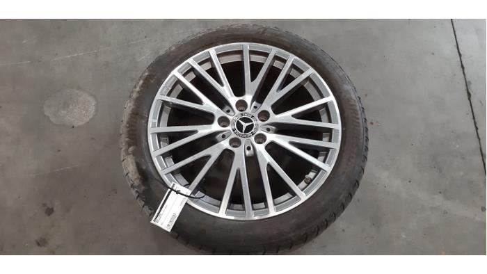 Wheel + tyre Mercedes CLA