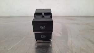 Gebruikte Handrem schakelaar MG Marvel R AWD Performance Prijs € 30,25 Inclusief btw aangeboden door Autohandel Didier