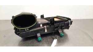 Gebruikte Luchtfilterhuis Mercedes S (222.0/222.1) 3.0 S-350d 4-Matic Prijs € 66,55 Inclusief btw aangeboden door Autohandel Didier