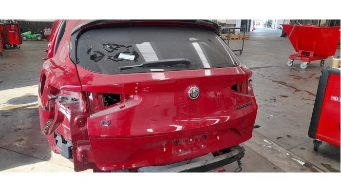 Hayon Alfa Romeo Stelvio