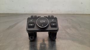 Gebruikte Schakelaar Stoelverwarming Ford C-Max (DXA) 2.0 TDCi 16V Prijs € 30,25 Inclusief btw aangeboden door Autohandel Didier