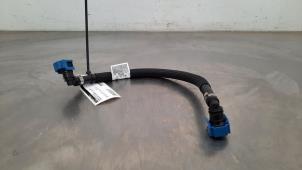 Gebruikte Brandstofleiding Landrover Defender II 90 3.0 D300 MHEV Prijs € 30,25 Inclusief btw aangeboden door Autohandel Didier