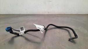 Gebruikte Brandstofleiding Landrover Defender II 90 3.0 D300 MHEV Prijs € 30,25 Inclusief btw aangeboden door Autohandel Didier