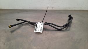 Gebruikte Brandstofleiding Landrover Defender II 90 3.0 D300 MHEV Prijs € 30,25 Inclusief btw aangeboden door Autohandel Didier