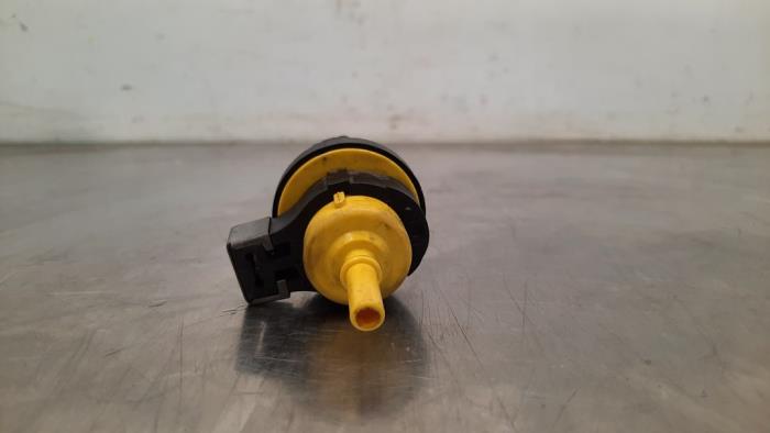 Vacuum valve Renault Clio