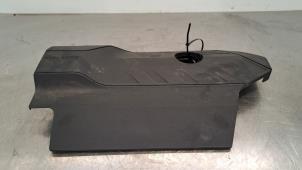 Gebruikte Afdekplaat motor Peugeot 3008 II (M4/MC/MJ/MR) 1.6 16V HYbrid 225 Prijs € 36,30 Inclusief btw aangeboden door Autohandel Didier