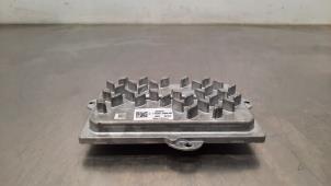 Gebruikte Module LED koplamp Peugeot 5008 II (M4/MC/MJ/MR) 1.2 12V Hybrid Prijs € 133,10 Inclusief btw aangeboden door Autohandel Didier