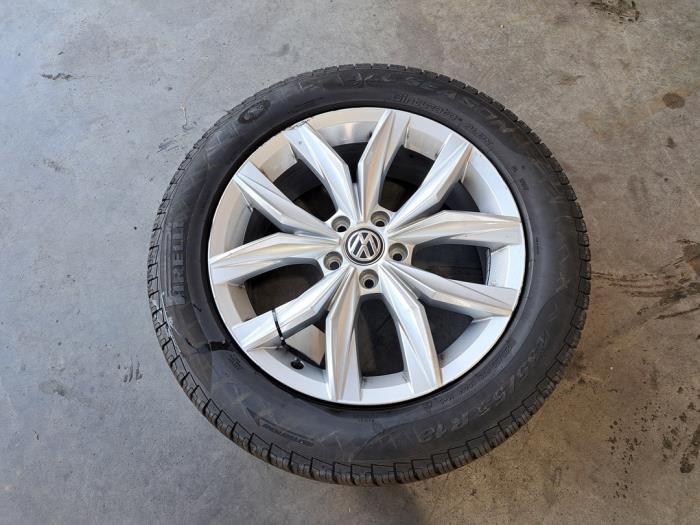 Wheel + tyre Volkswagen Tiguan