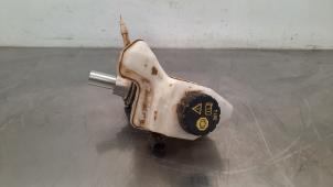 Gebruikte Hoofdremcilinder Skoda Superb Combi (3V5) 2.0 TDI Prijs € 54,45 Inclusief btw aangeboden door Autohandel Didier