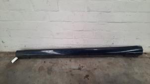 Gebruikte Afdeklijst dorpel links Mercedes A (W176) 1.6 A-160 16V Prijs € 157,30 Inclusief btw aangeboden door Autohandel Didier