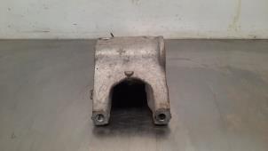 Gebruikte Cardan steun Mercedes A (W176) 1.6 A-160 16V Prijs € 42,35 Inclusief btw aangeboden door Autohandel Didier