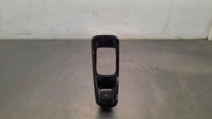 Gebruikte Handrem schakelaar Citroen C5 Aircross I (A4/AC/AJ/AR) 1.6 Hybrid 225 16V Prijs € 24,20 Inclusief btw aangeboden door Autohandel Didier