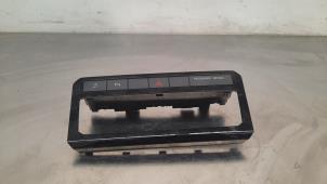 Gebruikte Schakelaar Paniekverlichting Volkswagen T-Cross 1.0 TSI 110 12V Prijs € 42,35 Inclusief btw aangeboden door Autohandel Didier