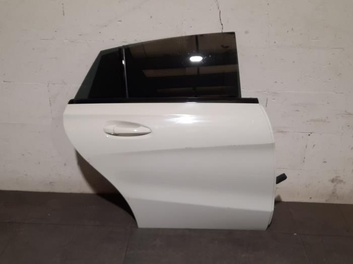 Portière 4portes arrière droite Mercedes CLA