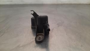 Gebruikte Brandstofleiding Renault Trafic (1FL/2FL/3FL/4FL) 2.0 dCi 16V 120 Prijs € 42,35 Inclusief btw aangeboden door Autohandel Didier