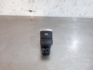 Gebruikte Schakelaar handrem Renault Kangoo Express (RFK) 1.5 Blue dCi 95 Prijs € 54,45 Inclusief btw aangeboden door Autohandel Didier