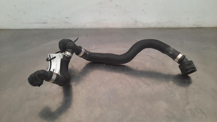 Radiator hose Peugeot 308