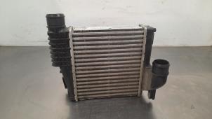 Gebruikte Intercooler Peugeot 3008 II (M4/MC/MJ/MR) 1.6 16V HYbrid 225 Prijs € 66,55 Inclusief btw aangeboden door Autohandel Didier