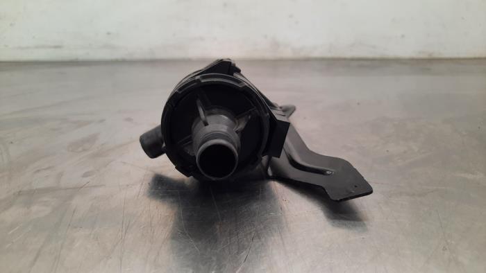 Additional water pump Renault Trafic
