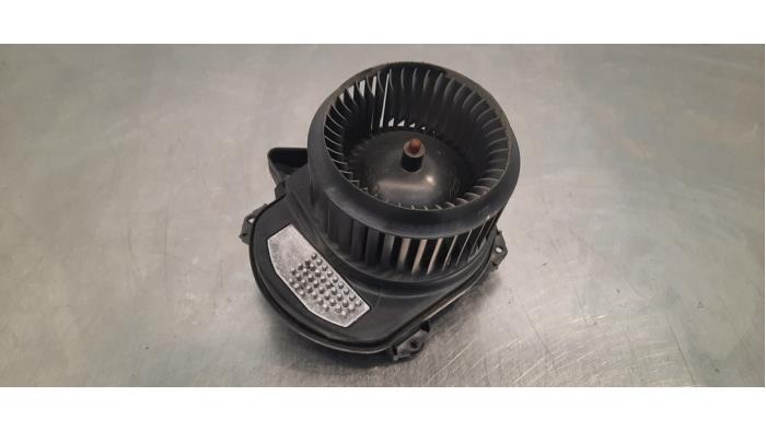 Heating and ventilation fan motor Mercedes GLA-Klasse