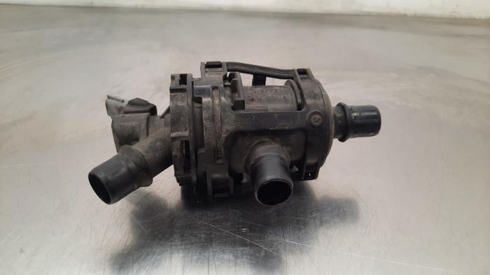 Additional water pump Renault Master