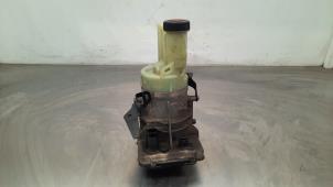 Gebruikte Pomp Servo Renault Master III (FV) 2.3 dCi 110 16V FWD Prijs € 592,90 Inclusief btw aangeboden door Autohandel Didier