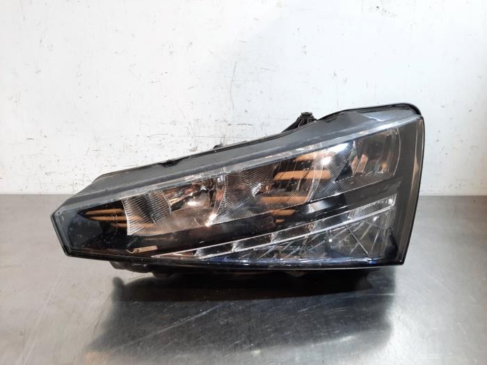 Headlight, left Skoda Scala