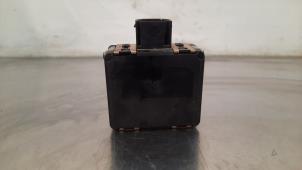 Gebruikte Radar sensor Landrover Defender II 3.0 D250 MHEV Prijs € 937,75 Inclusief btw aangeboden door Autohandel Didier