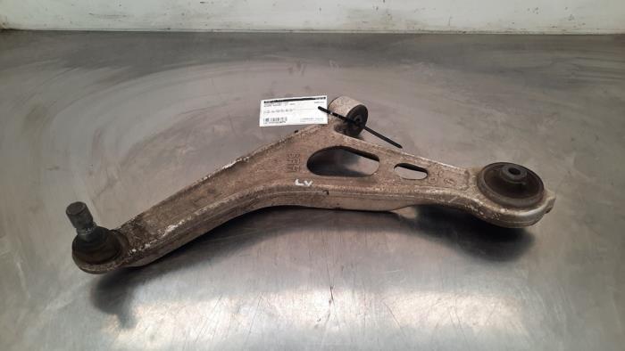 Front wishbone, left Nissan Qashqai