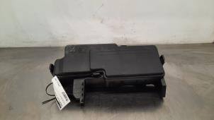 Gebruikte Zekeringkast Landrover Defender II 3.0 D250 MHEV Prijs € 36,30 Inclusief btw aangeboden door Autohandel Didier