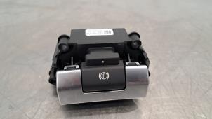 Gebruikte Handrem schakelaar Landrover Defender II 3.0 D250 MHEV Prijs € 24,20 Inclusief btw aangeboden door Autohandel Didier