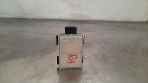 Gebruikte Radar sensor Landrover Defender II 3.0 D250 MHEV Prijs € 296,45 Inclusief btw aangeboden door Autohandel Didier