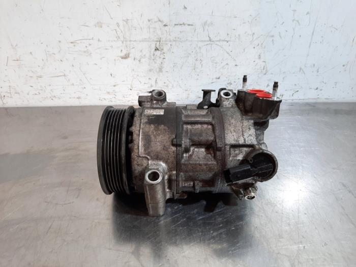 Air conditioning pump Peugeot 208