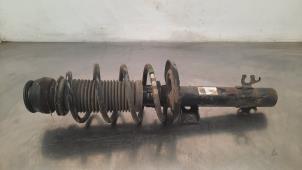 Gebruikte Schokdemper links-voor Skoda Fabia III Combi (NJ5) 1.0 TSI 12V Prijs € 66,55 Inclusief btw aangeboden door Autohandel Didier