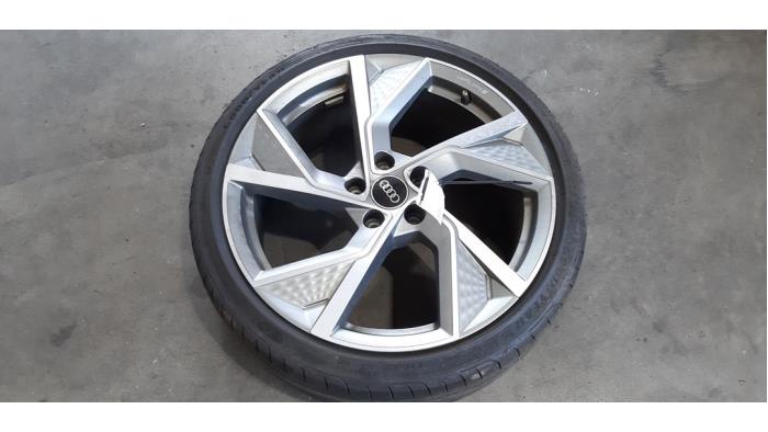 Wheel + tyre Audi S3