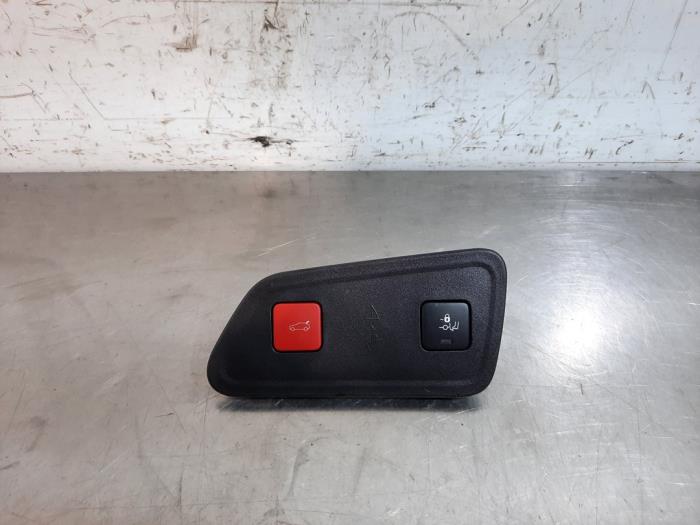 Tailgate switch Peugeot 3008