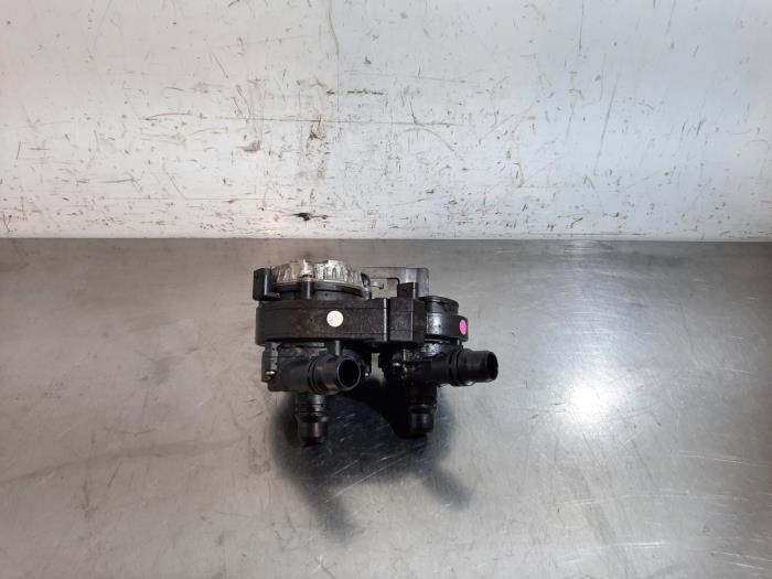 Additional water pump Citroen C5 Aircross