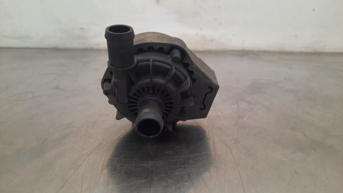 Additional water pump Cupra Born