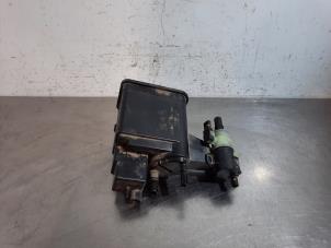 Gebruikte Koolstoffilter Citroen C5 Aircross I (A4/AC/AJ/AR) 1.6 Hybrid 225 16V Prijs € 54,45 Inclusief btw aangeboden door Autohandel Didier