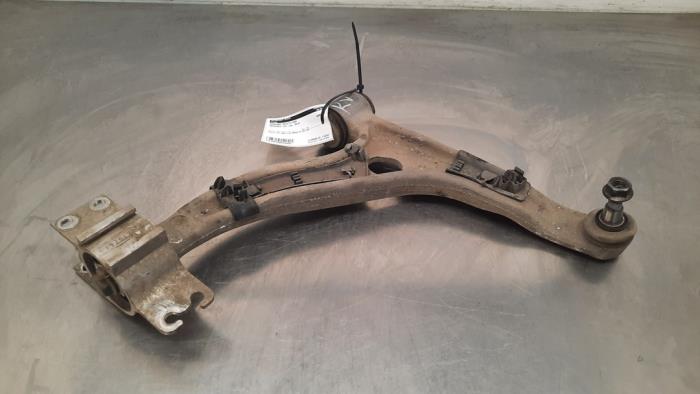 Front wishbone, right Mercedes CLA