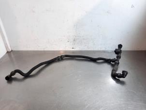 Gebruikte Koelwaterslang Citroen C5 Aircross I (A4/AC/AJ/AR) 1.6 Hybrid 225 16V Prijs € 66,55 Inclusief btw aangeboden door Autohandel Didier