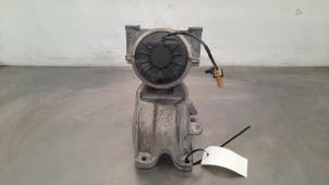 Gebruikte Motorsteun Porsche Macan (95B) 2.0 16V Turbo Prijs € 48,40 Inclusief btw aangeboden door Autohandel Didier