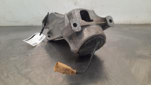 Gebruikte Motorsteun Porsche Macan (95B) 2.0 16V Turbo Prijs € 48,40 Inclusief btw aangeboden door Autohandel Didier