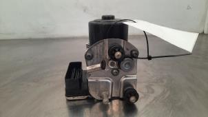 Gebruikte ABS Pomp Porsche Macan (95B) 2.0 16V Turbo Prijs € 859,10 Inclusief btw aangeboden door Autohandel Didier